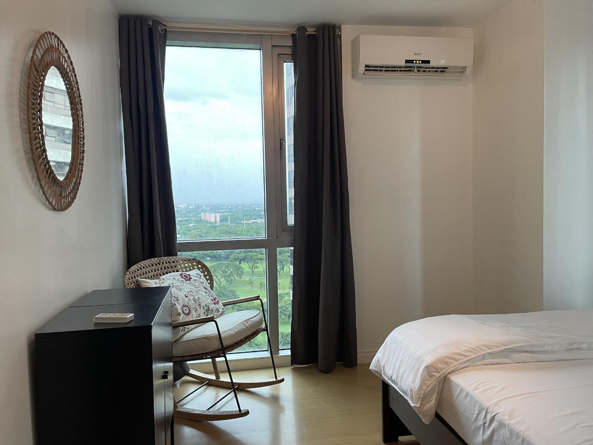 Prime Avant Bgc Location Apartments By Ph Staycation Manila Exterior photo